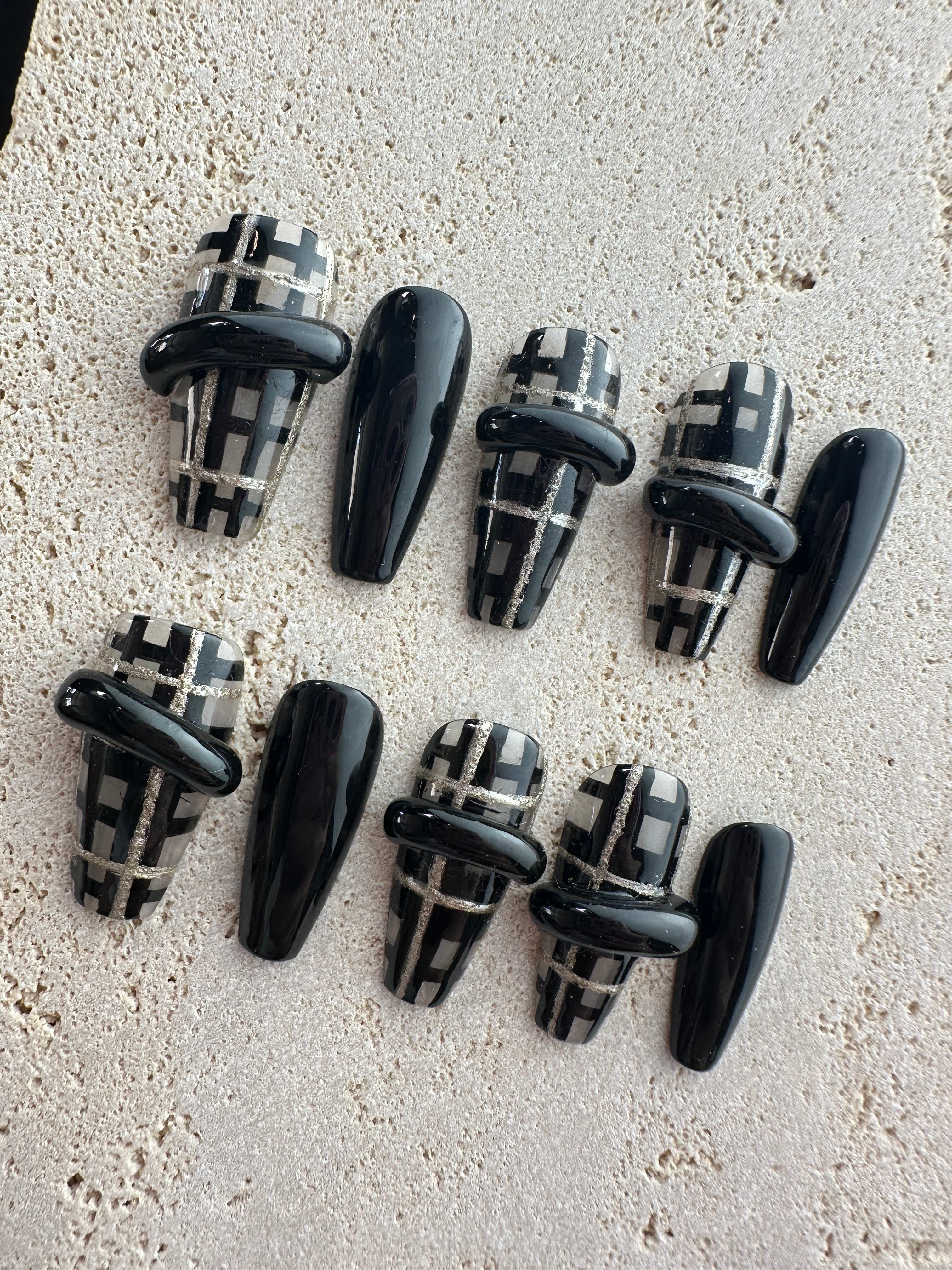 Black Plaid Press On Nails