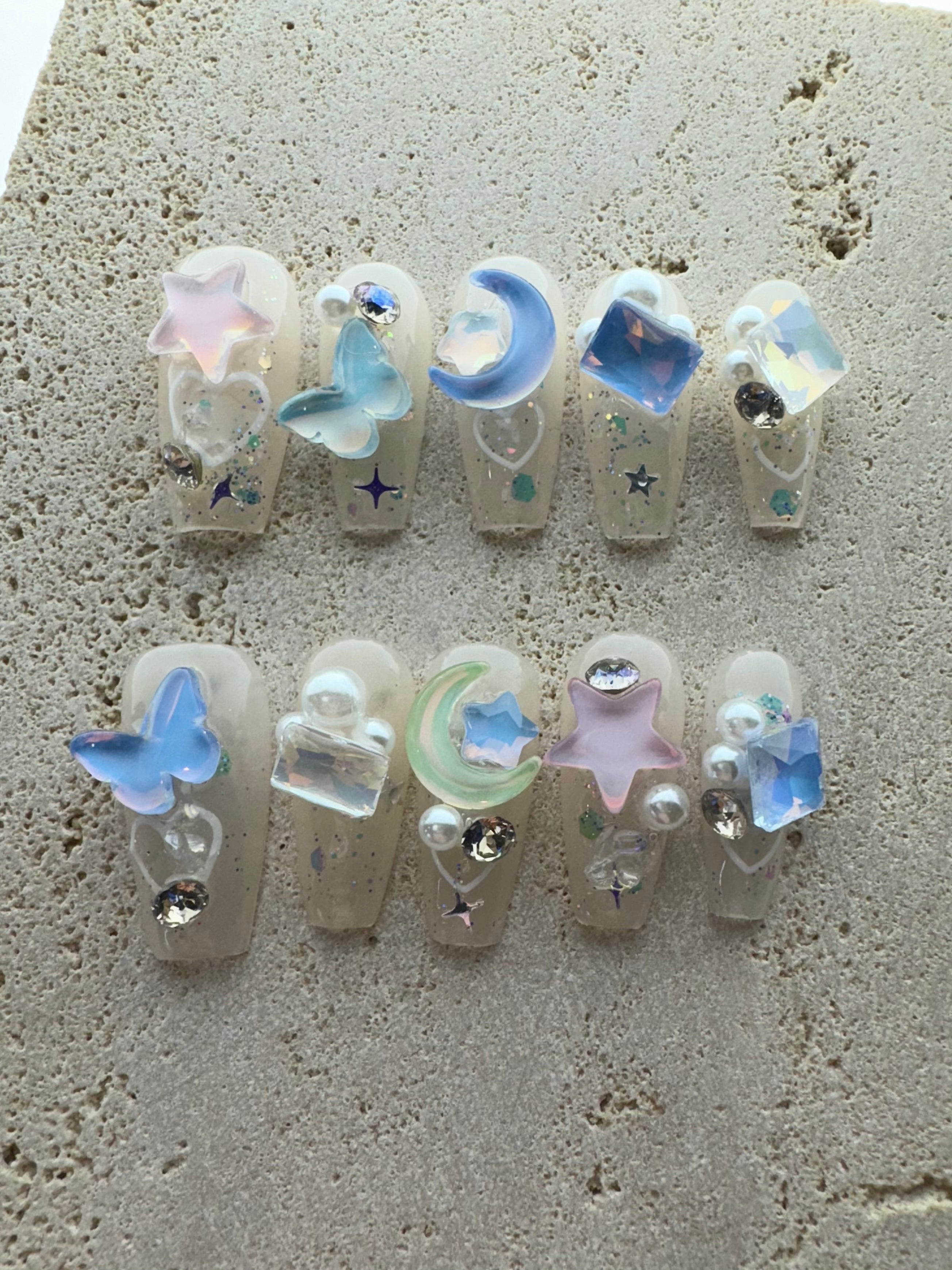 Dreamy Land Press On Nails