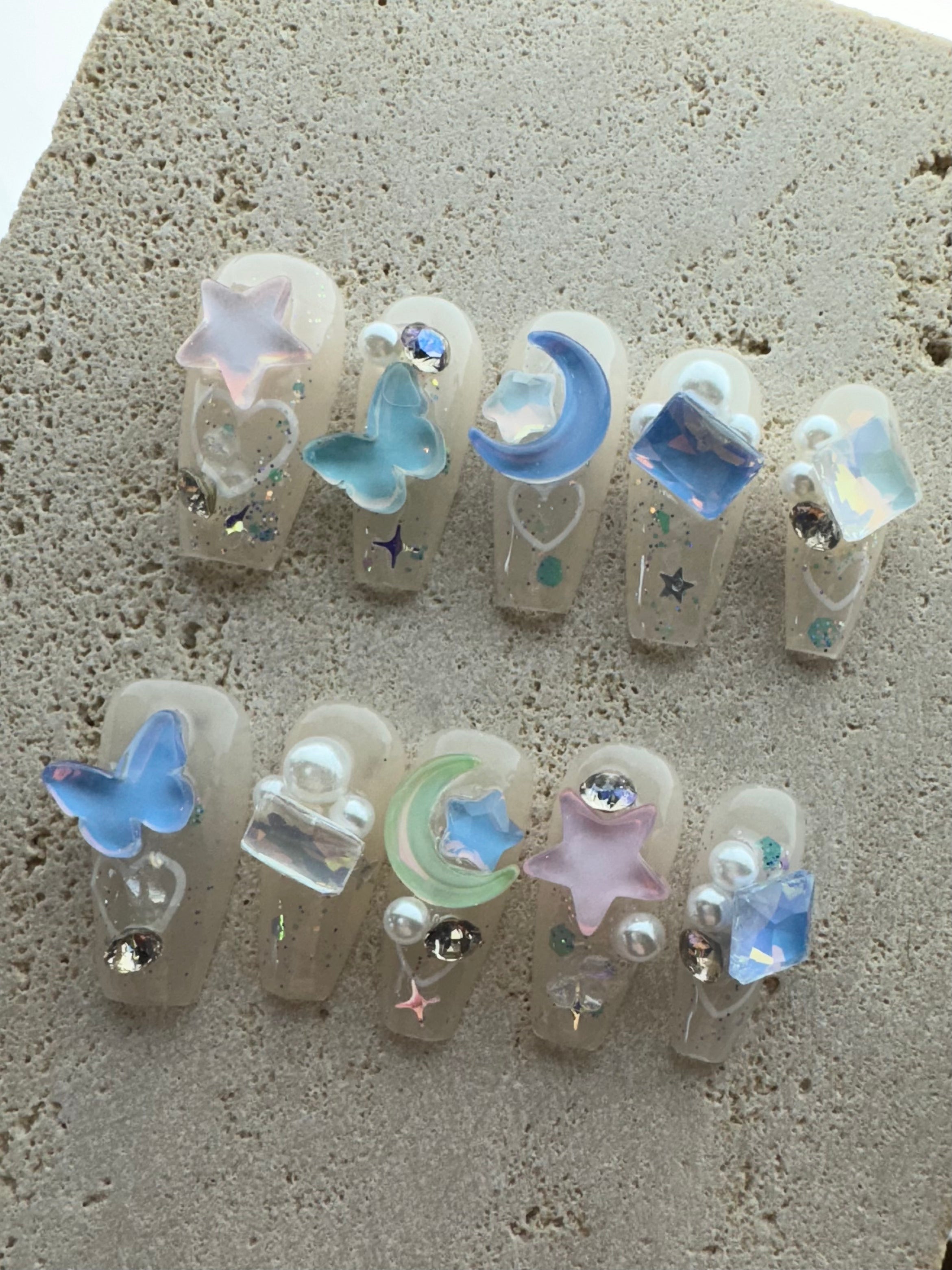 Dreamy Land Press On Nails