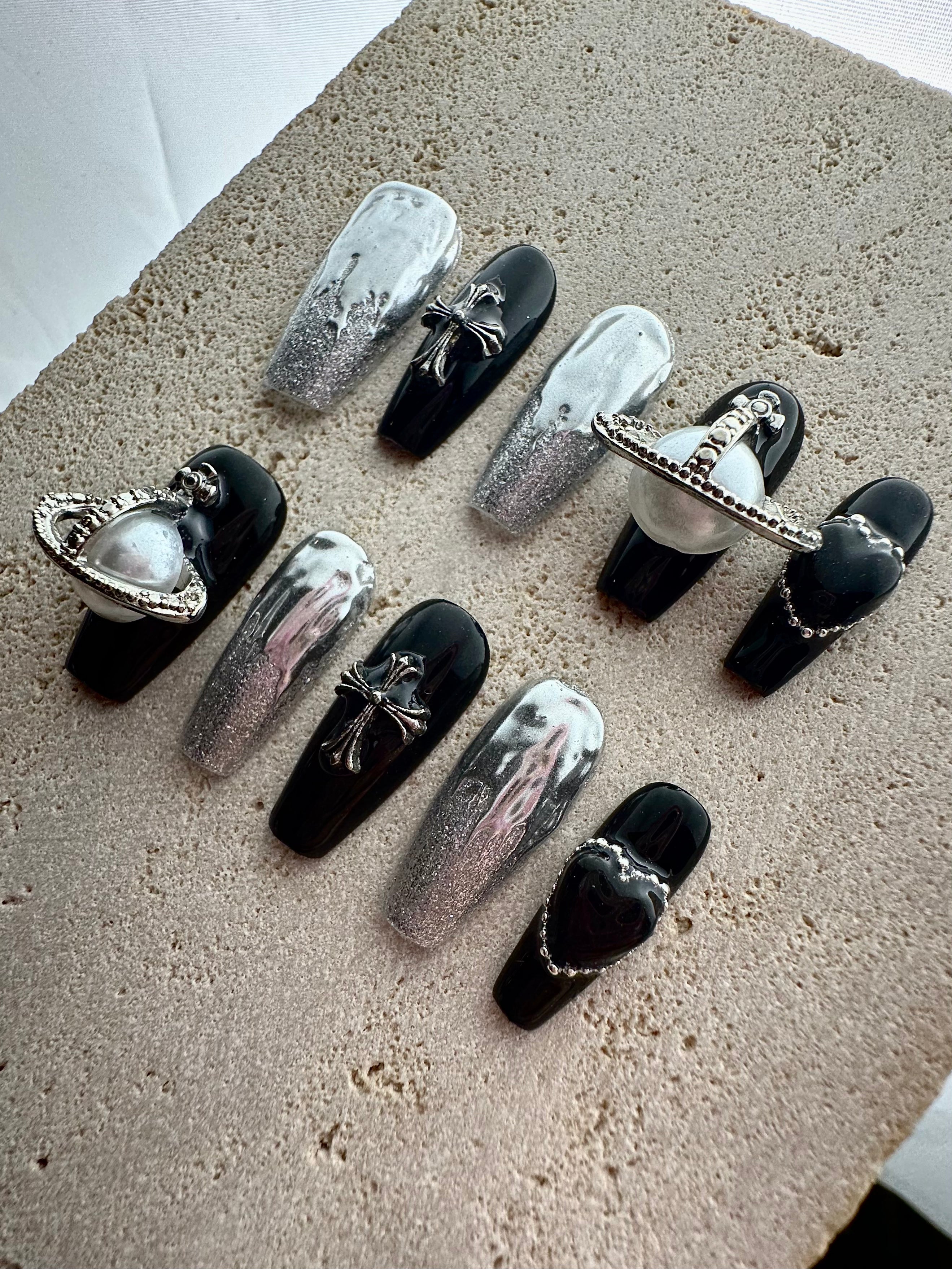 Black Heart Press On Nails