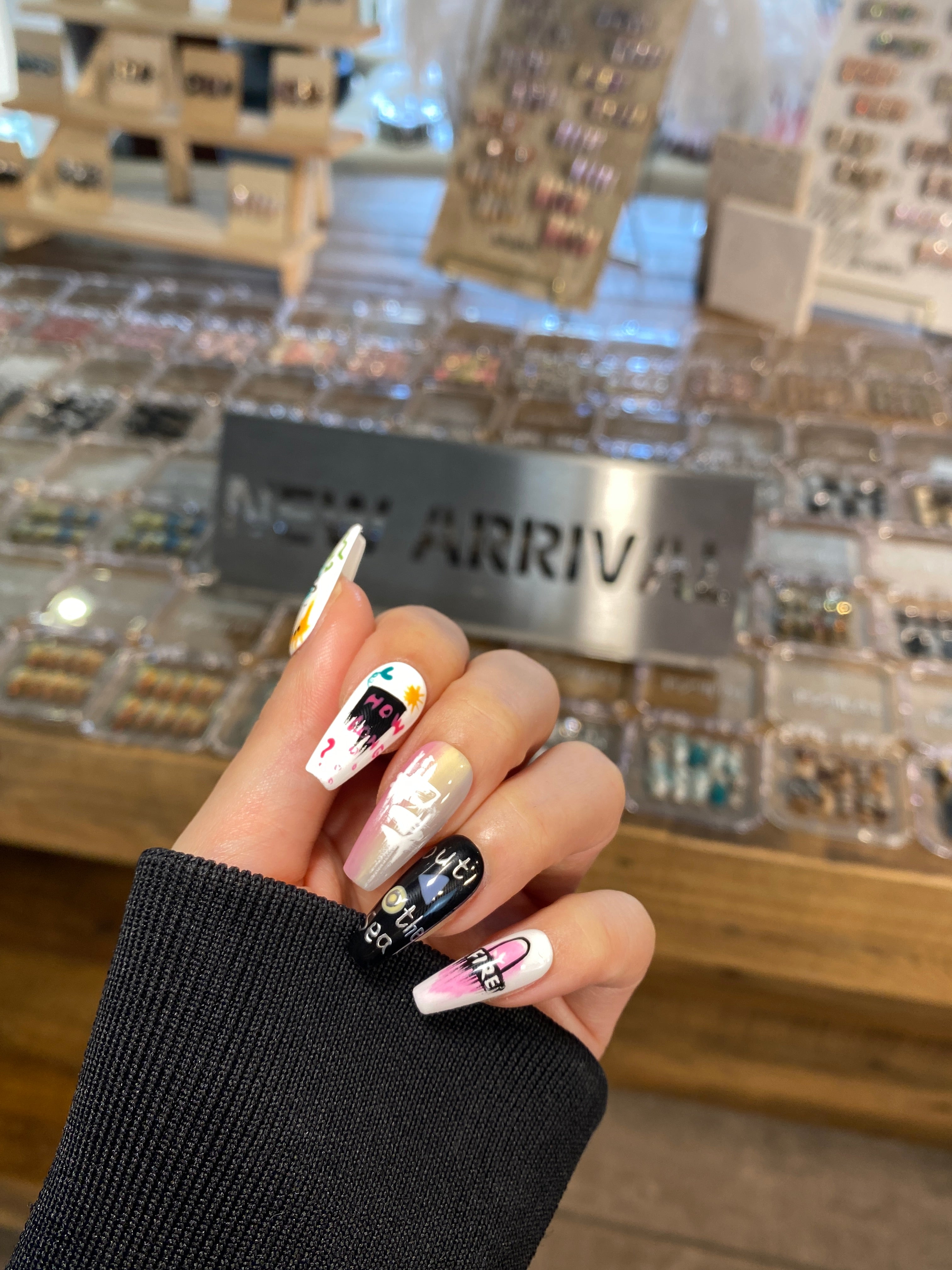 Graffiti Press On Nails-Yellow