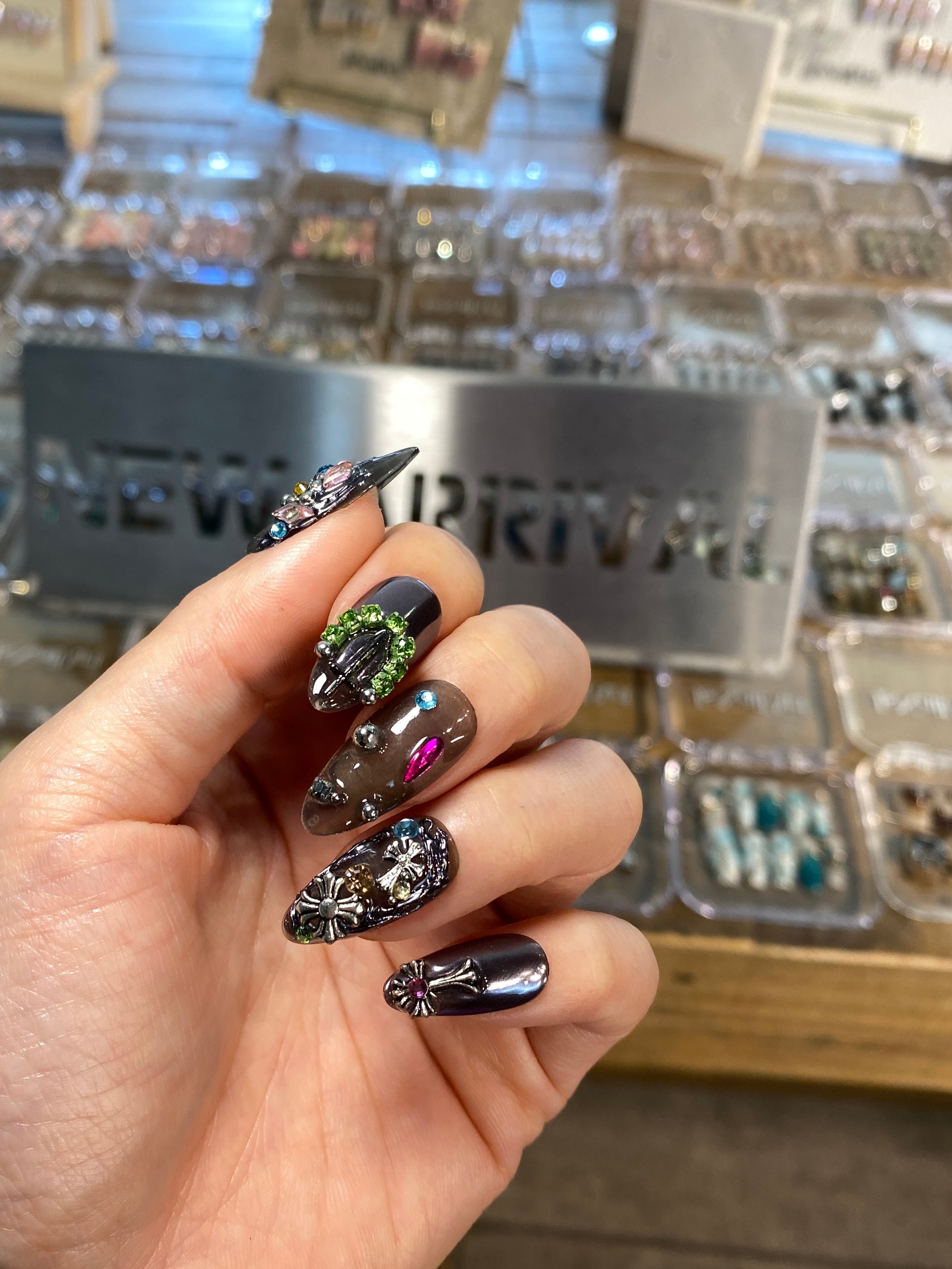 Wonderland Press On Nails- Dark