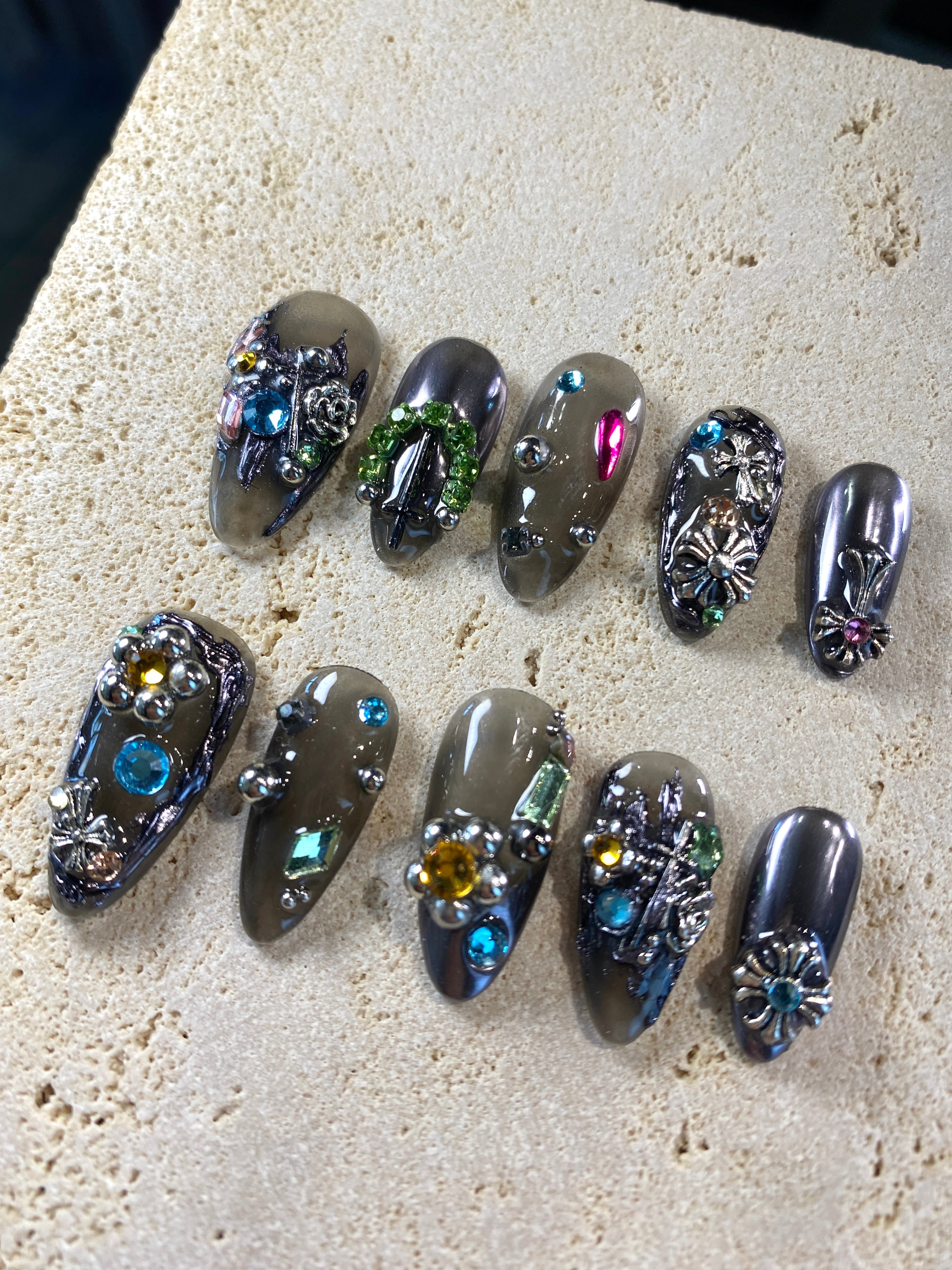 Wonderland Press On Nails- Dark
