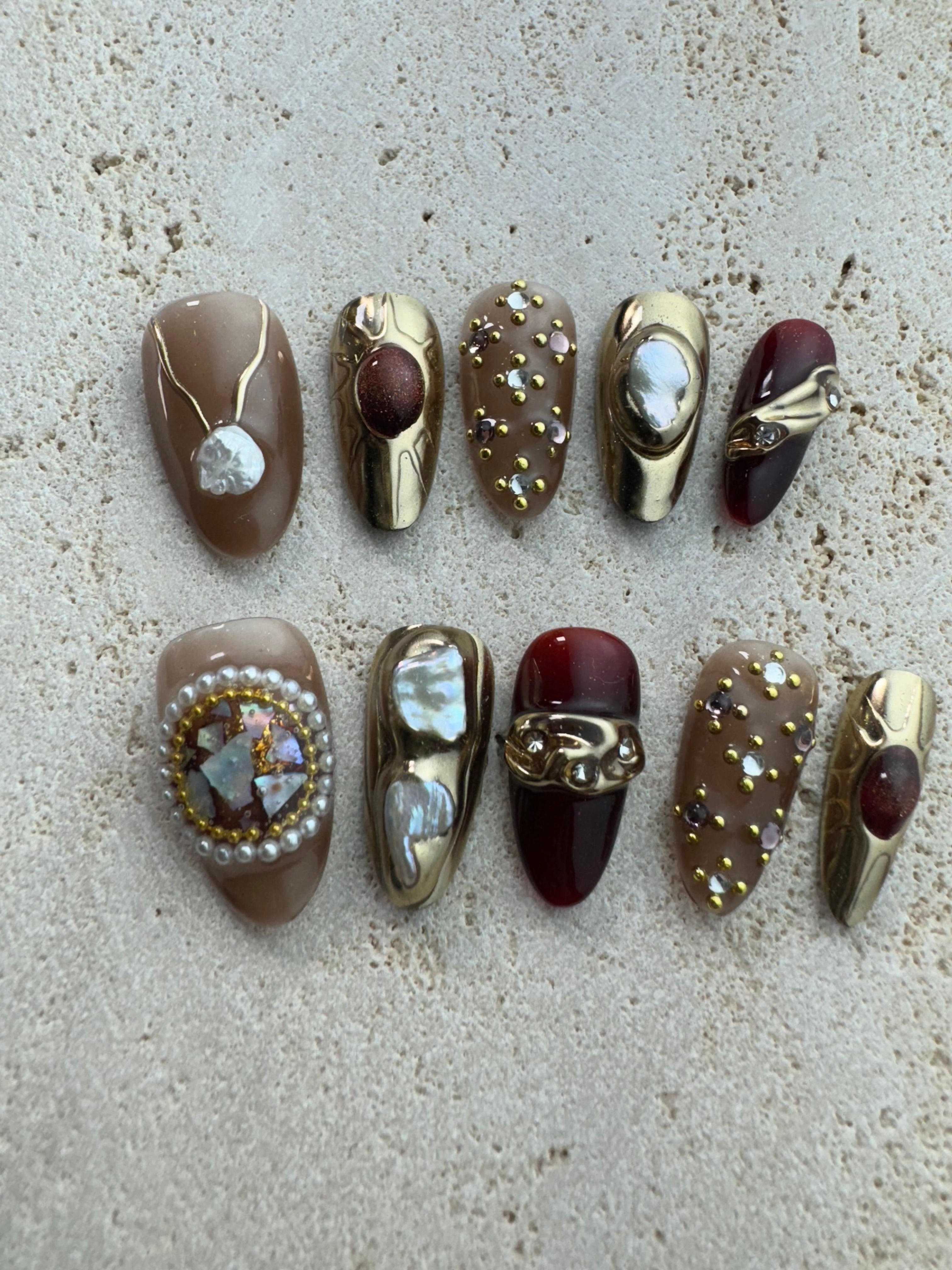 Classy Palace Press On Nails