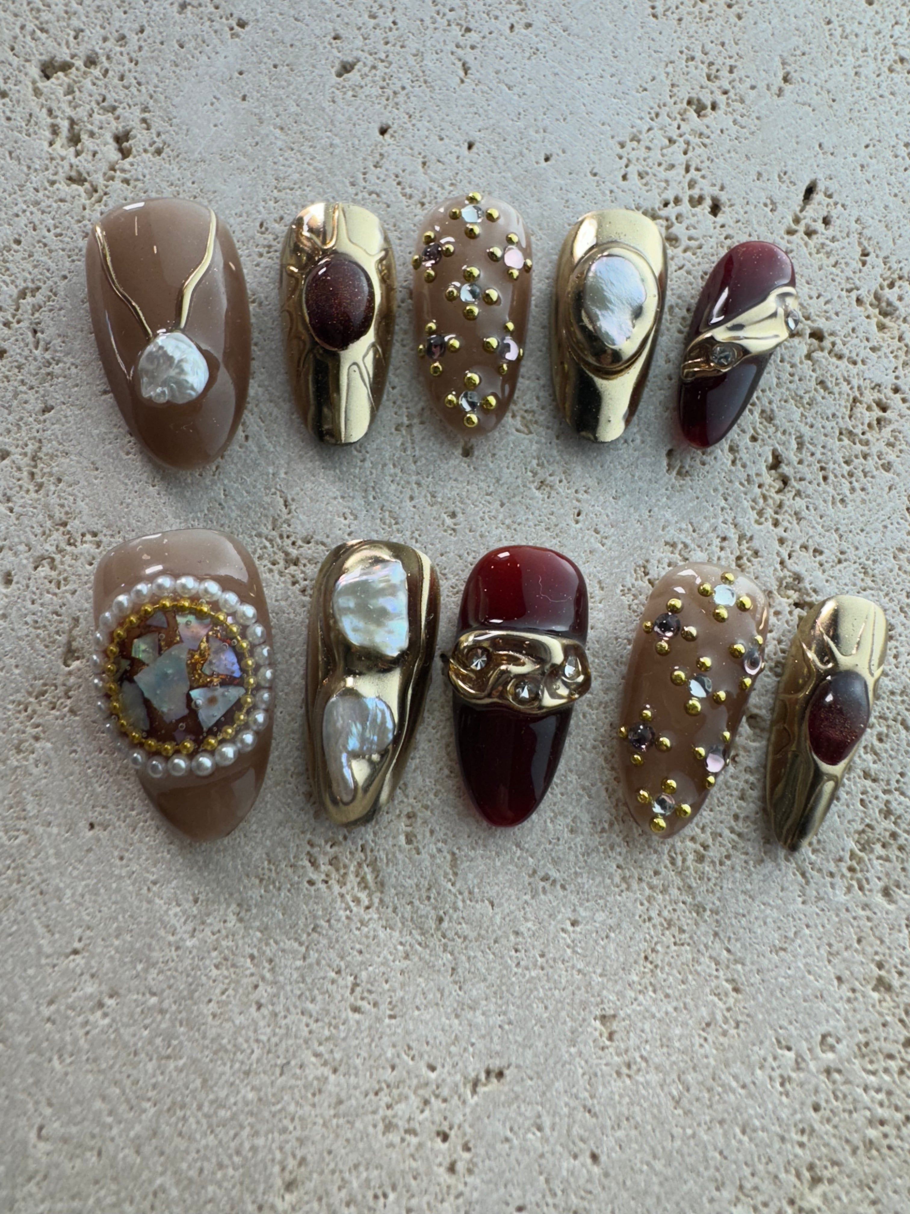 Classy Palace Press On Nails