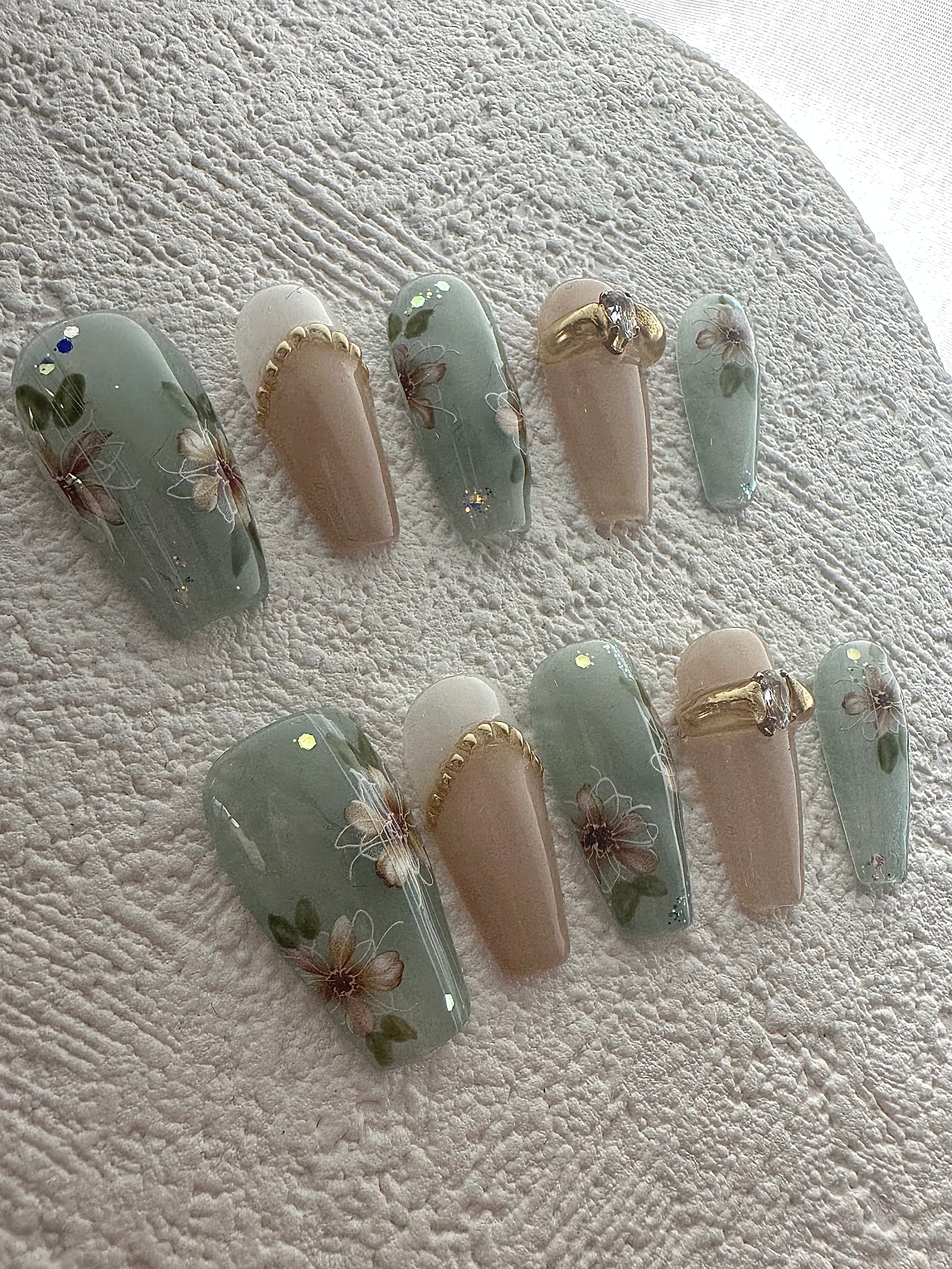 Soft Garden Press On Nails