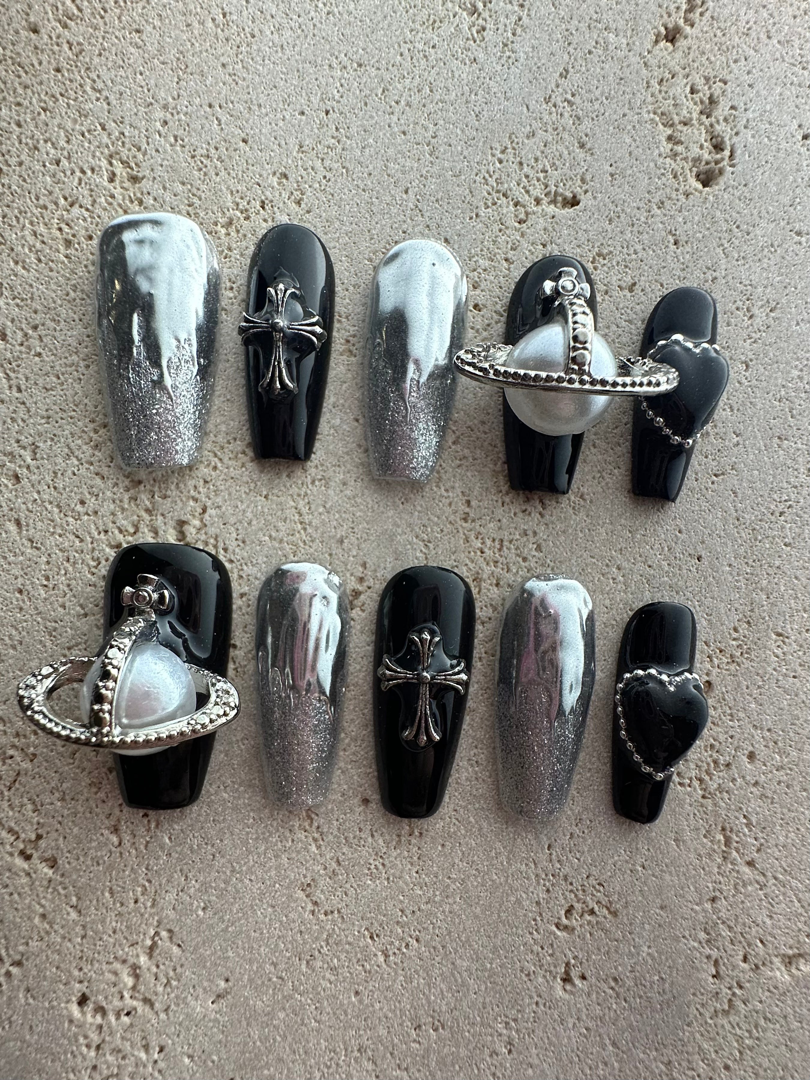 Black Heart Press On Nails