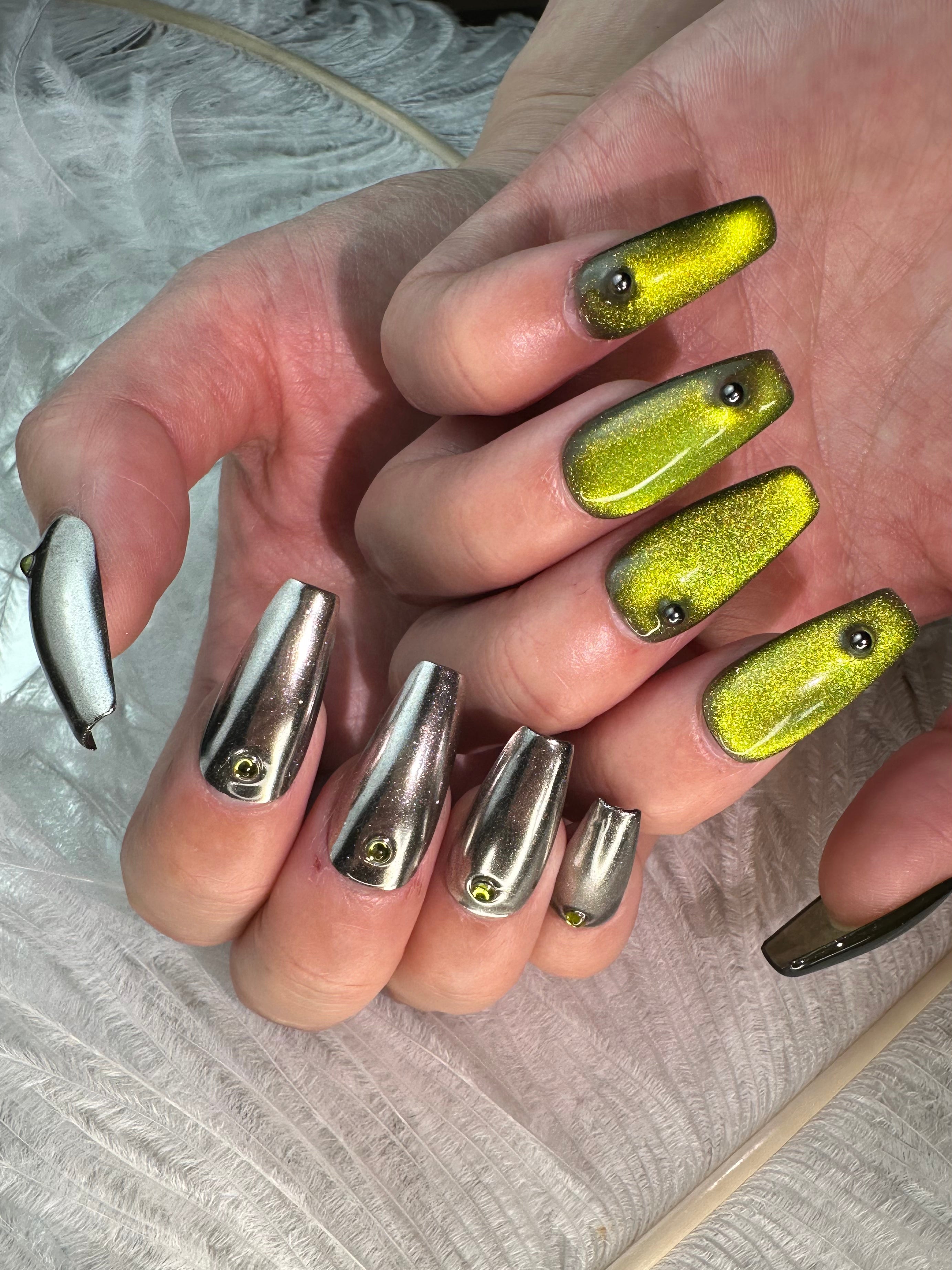 Green Robot Press On Nails