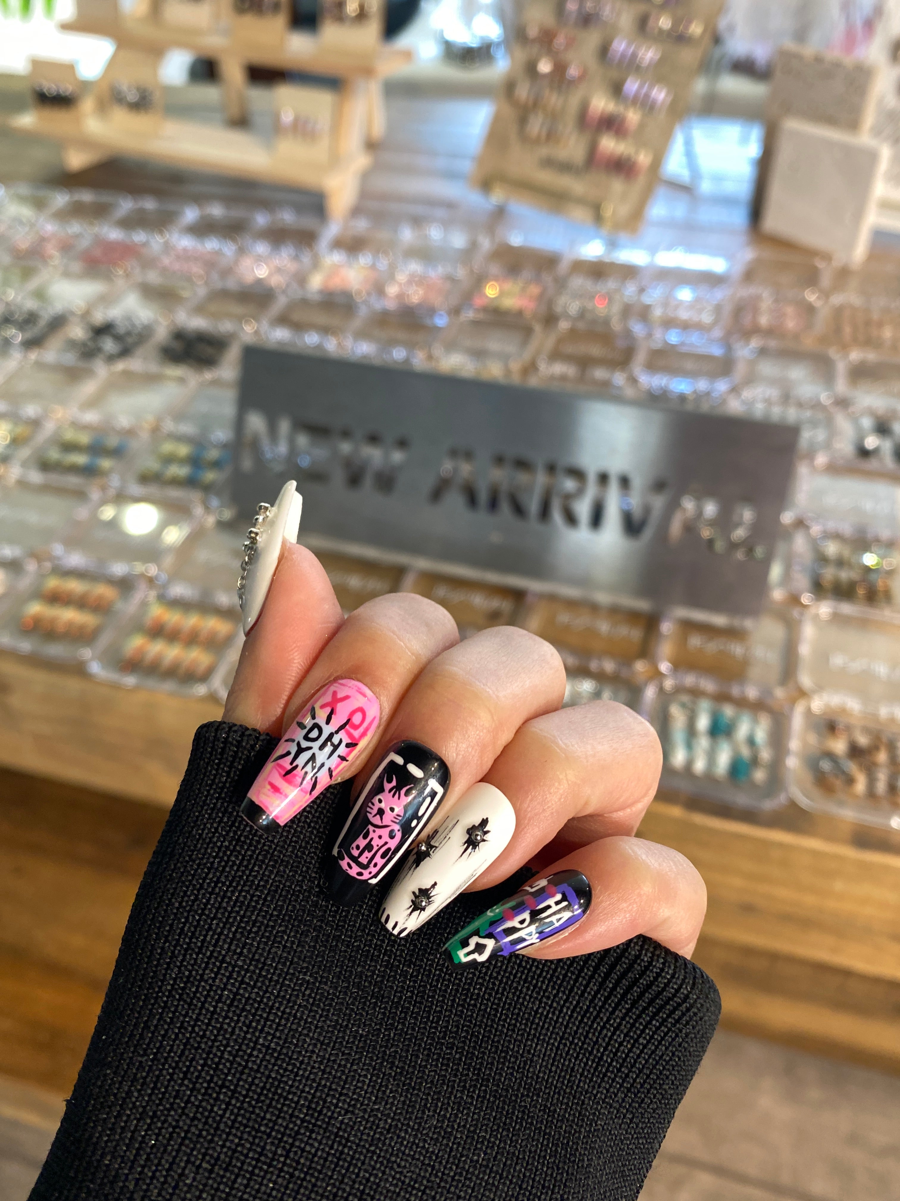 Graffiti Press On Nails-Pink