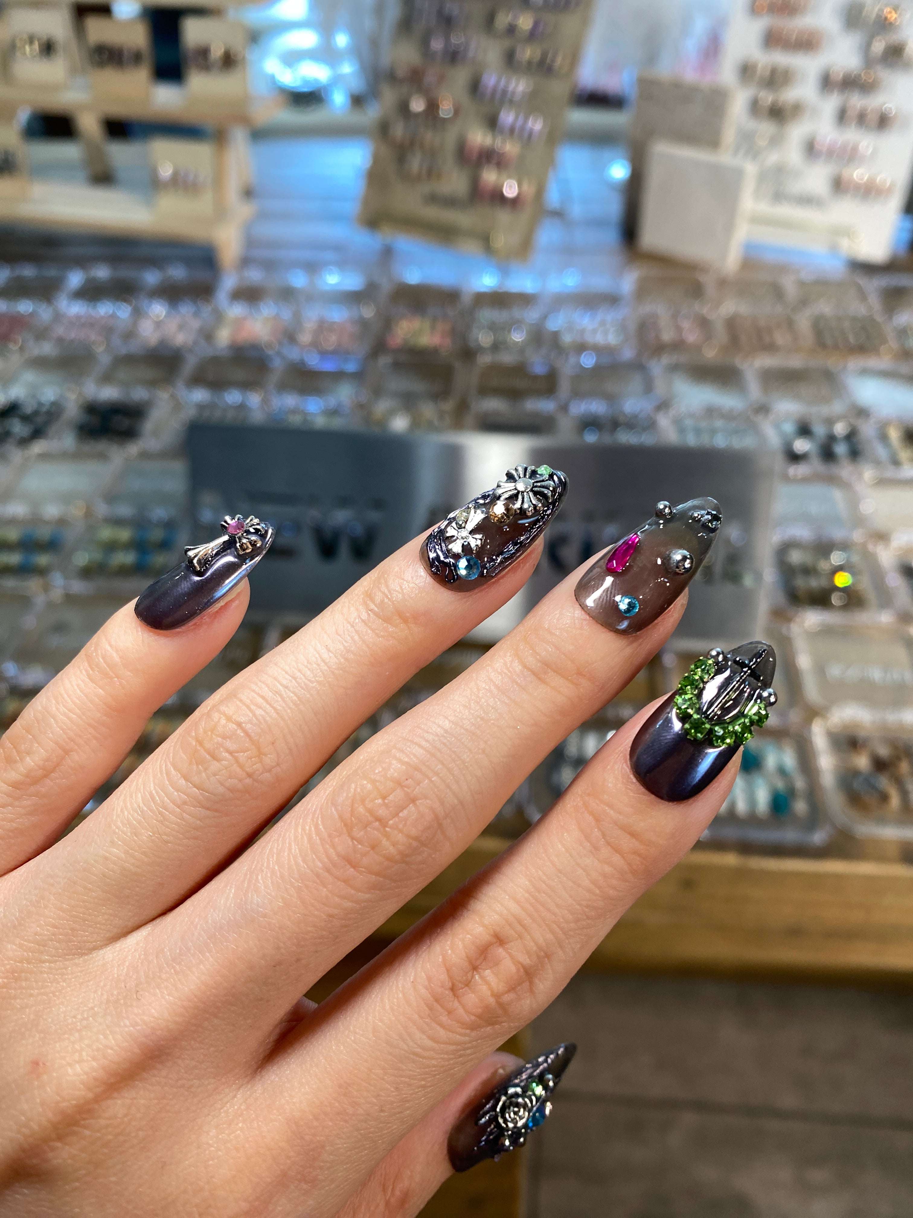 Wonderland Press On Nails- Dark